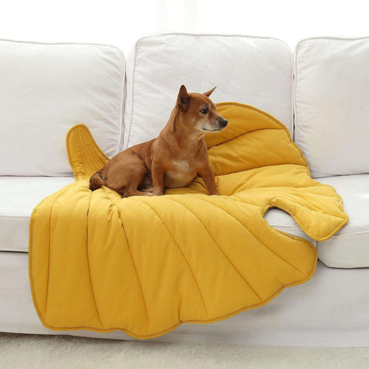 Leaf-Shaped Pet Blanket